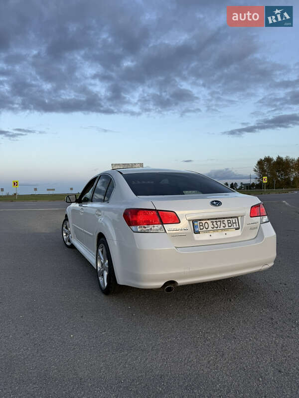 Седан Subaru Legacy 2012 в Бучаче