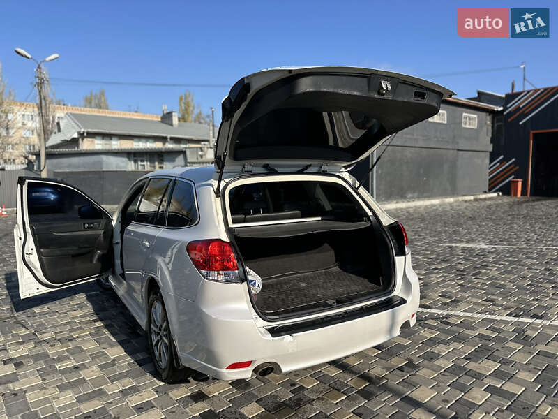 Универсал Subaru Legacy 2012 в Николаеве