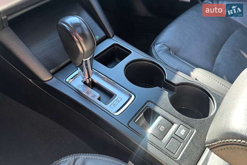 Седан Subaru Legacy 2015 в Киеве