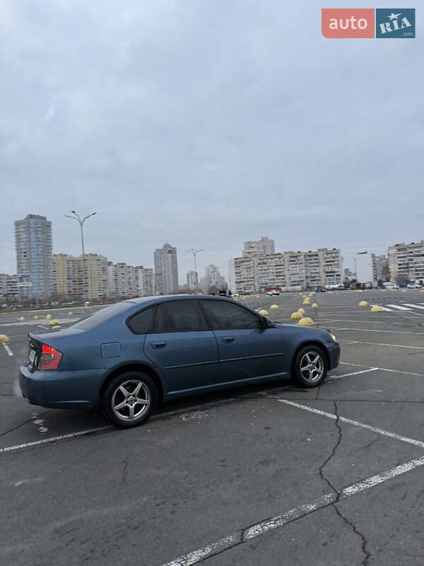 Седан Subaru Legacy 2003 в Киеве