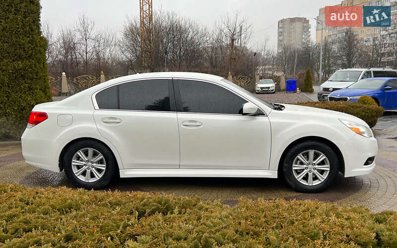 Седан Subaru Legacy 2010 в Львові