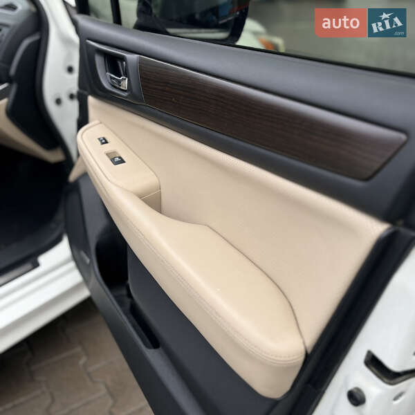 Седан Subaru Legacy 2015 в Милій