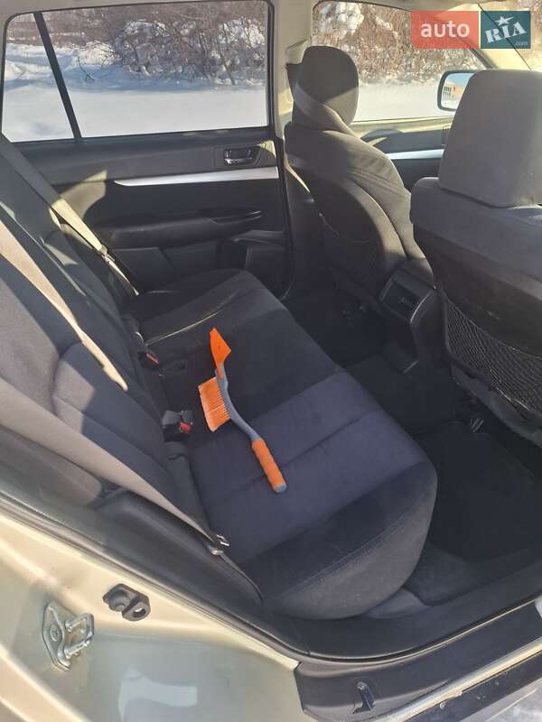 Универсал Subaru Legacy 2010 в Зборове