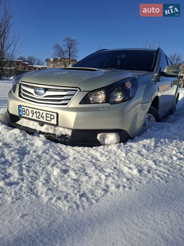 Универсал Subaru Legacy 2010 в Зборове