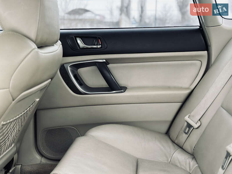 Седан Subaru Legacy 2004 в Кременчуге