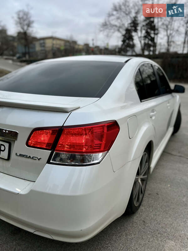 Седан Subaru Legacy 2013 в Днепре