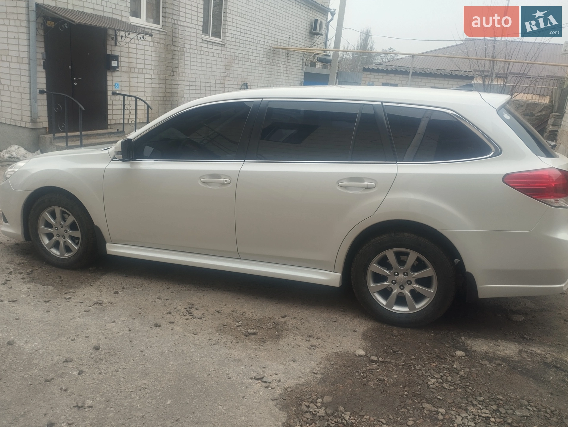 2010 Subaru Legacy - мініатюра 2