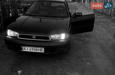 Седан Subaru Legacy 1998 в Градижске