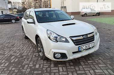 Позашляховик / Кросовер Subaru Outback 2014 в Львові
