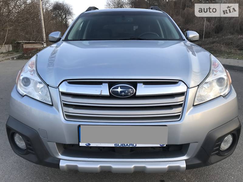 Універсал Subaru Outback 2013 в Чернівцях