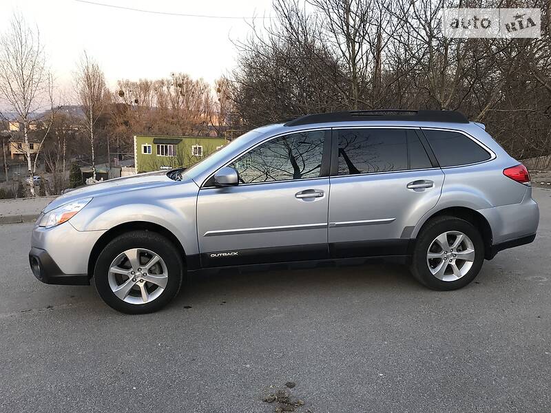 Универсал Subaru Outback 2013 в Черновцах