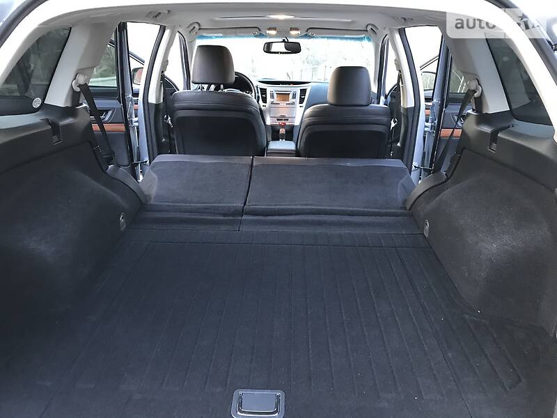 Універсал Subaru Outback 2013 в Чернівцях