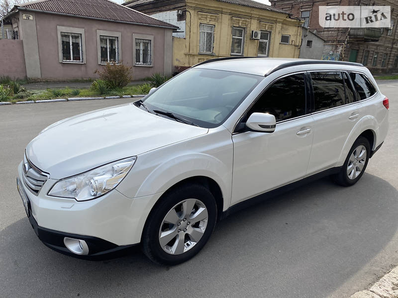 Позашляховик / Кросовер Subaru Outback 2011 в 