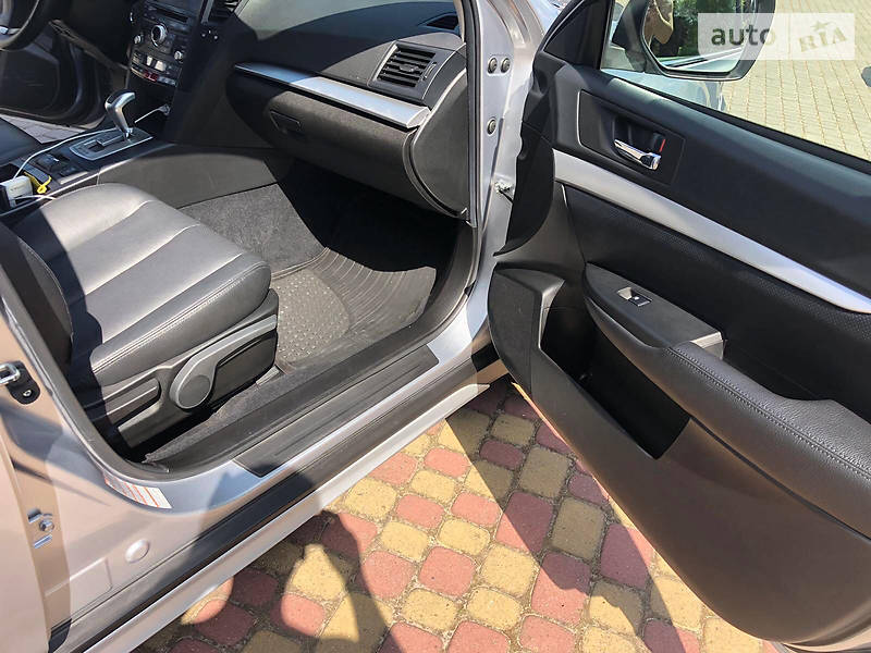 Позашляховик / Кросовер Subaru Outback 2013 в Рава-Руській