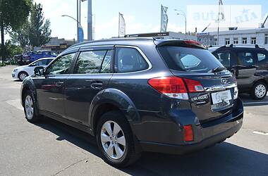 Позашляховик / Кросовер Subaru Outback 2011 в Києві