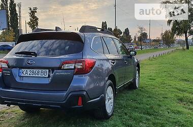 Позашляховик / Кросовер Subaru Outback 2018 в Києві