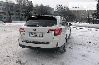 Позашляховик / Кросовер Subaru Outback 2017 в Рівному