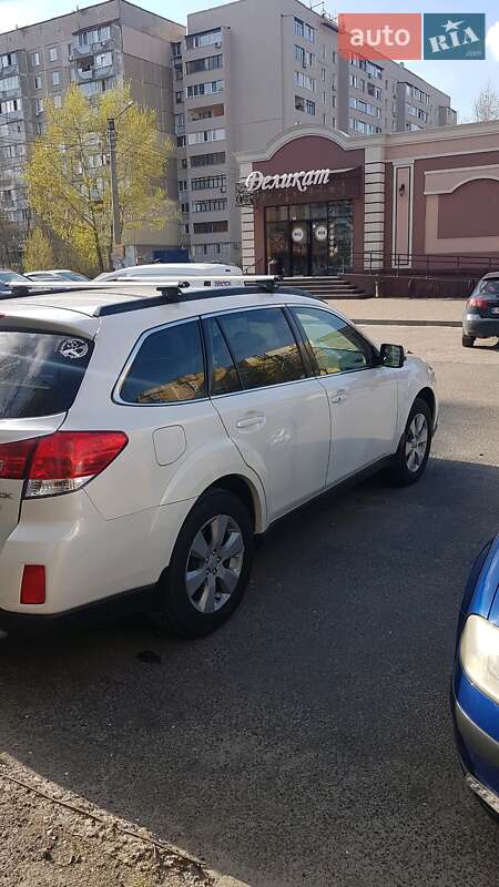 Універсал Subaru Outback 2010 в Черкасах