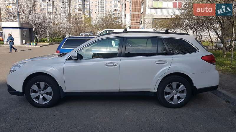 Універсал Subaru Outback 2010 в Черкасах
