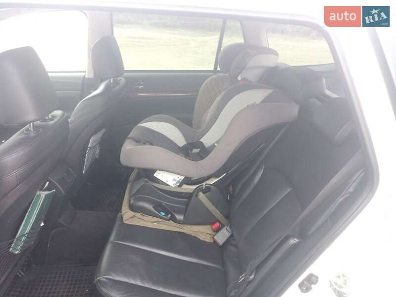 Універсал Subaru Outback 2010 в Черкасах