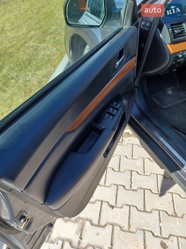 Універсал Subaru Outback 2012 в Тернополі
