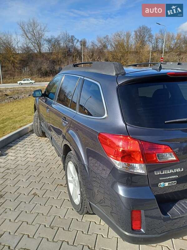 Універсал Subaru Outback 2012 в Тернополі