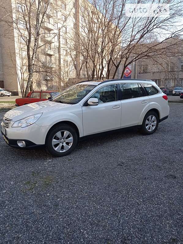 Универсал Subaru Outback 2011 в Кривом Роге