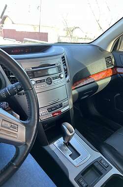 Универсал Subaru Outback 2010 в 