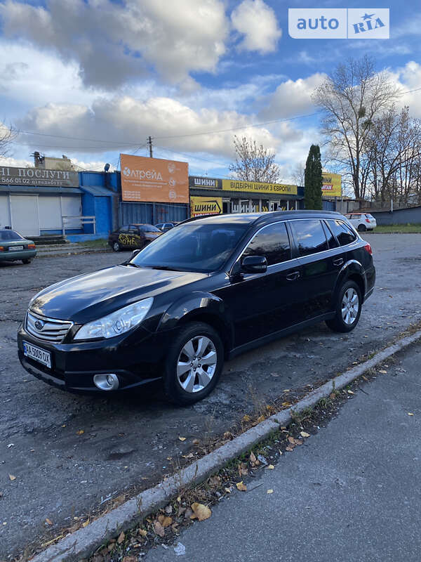 Універсал Subaru Outback 2010 в Києві