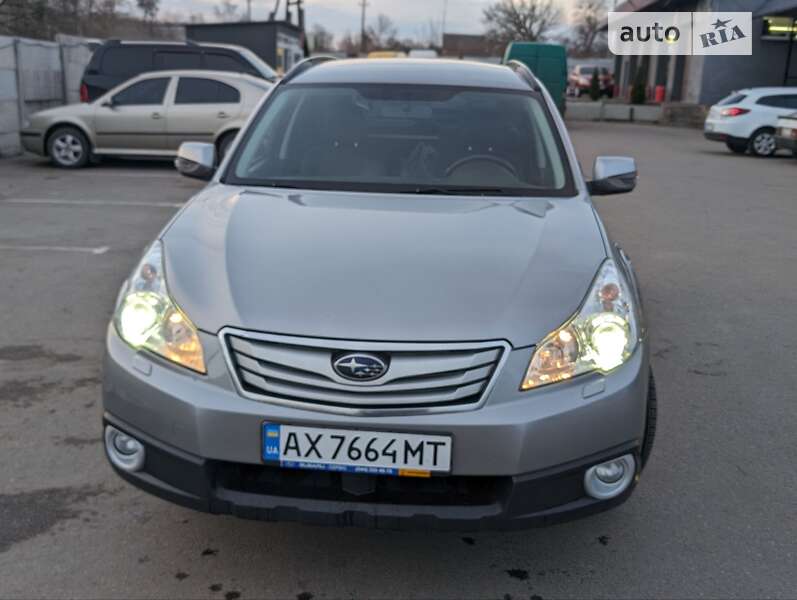 Универсал Subaru Outback 2011 в Новой Водолаге