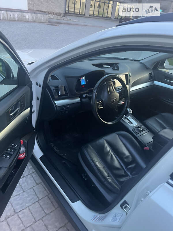 Универсал Subaru Outback 2013 в Львове