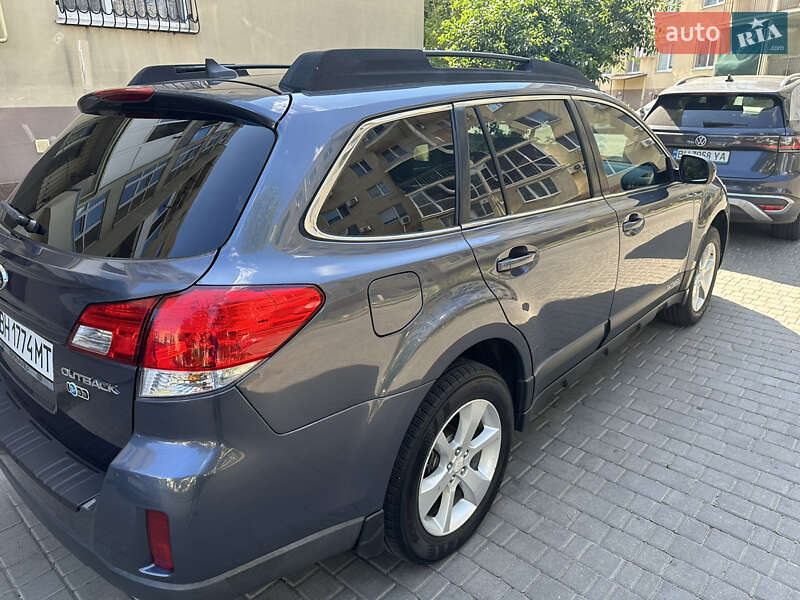 Універсал Subaru Outback 2013 в Одесі