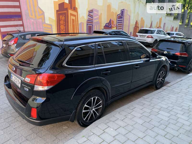 Универсал Subaru Outback 2013 в Львове