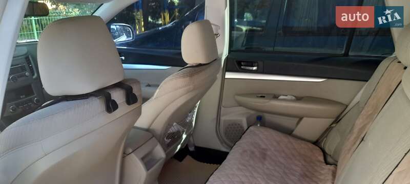 Универсал Subaru Outback 2011 в Виноградове