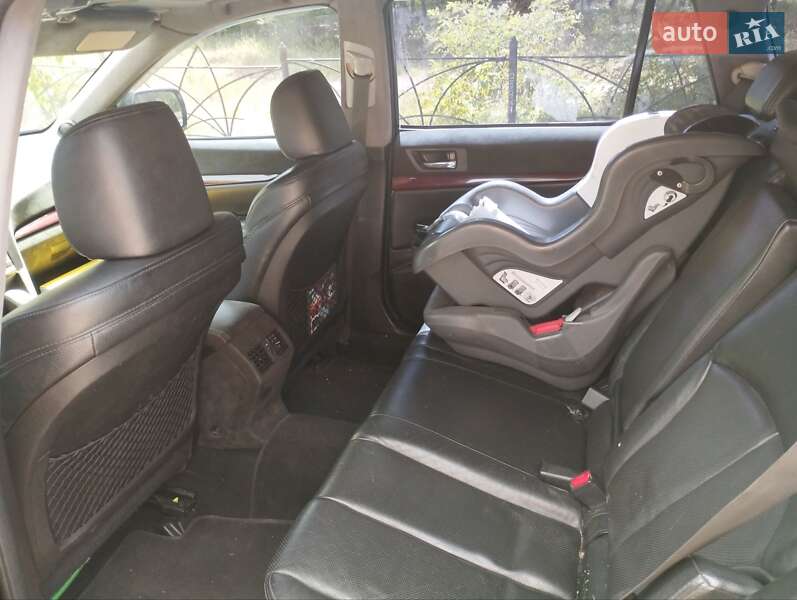 Універсал Subaru Outback 2010 в Києві