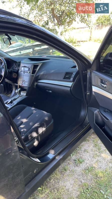 Универсал Subaru Outback 2010 в Киеве