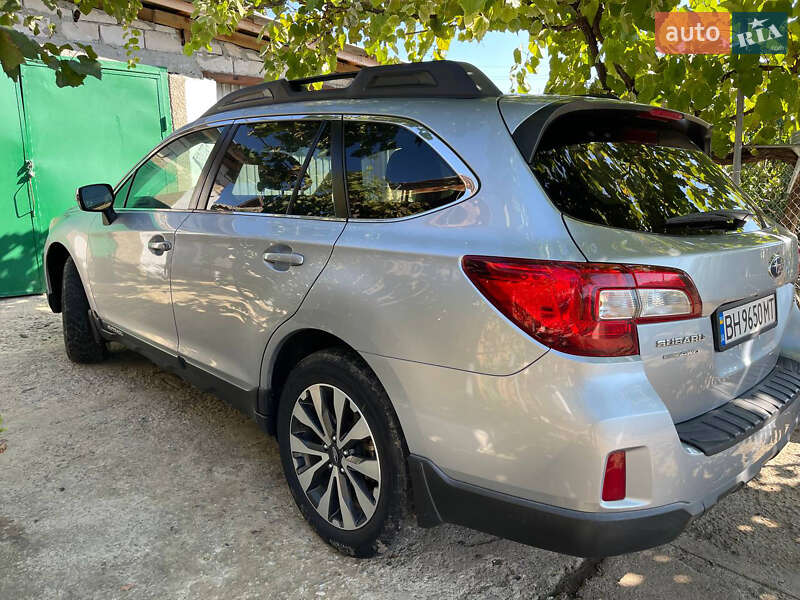 Универсал Subaru Outback 2015 в Окнах