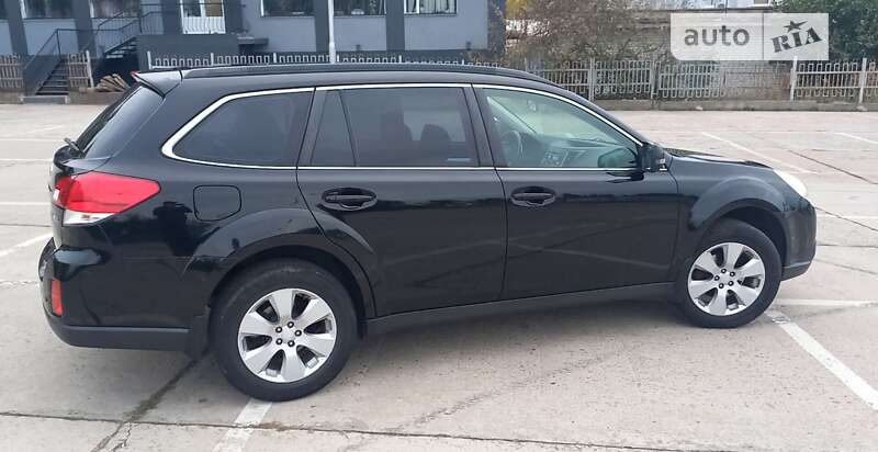 Універсал Subaru Outback 2011 в Южноукраїнську
