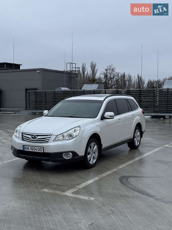 Универсал Subaru Outback 2011 в Киеве