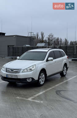 Универсал Subaru Outback 2011 в Киеве