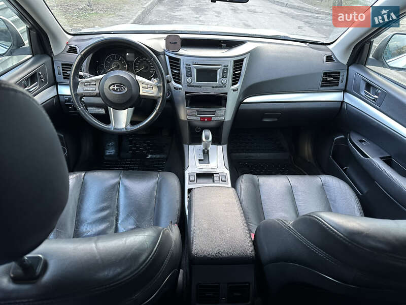 Універсал Subaru Outback 2011 в Полтаві