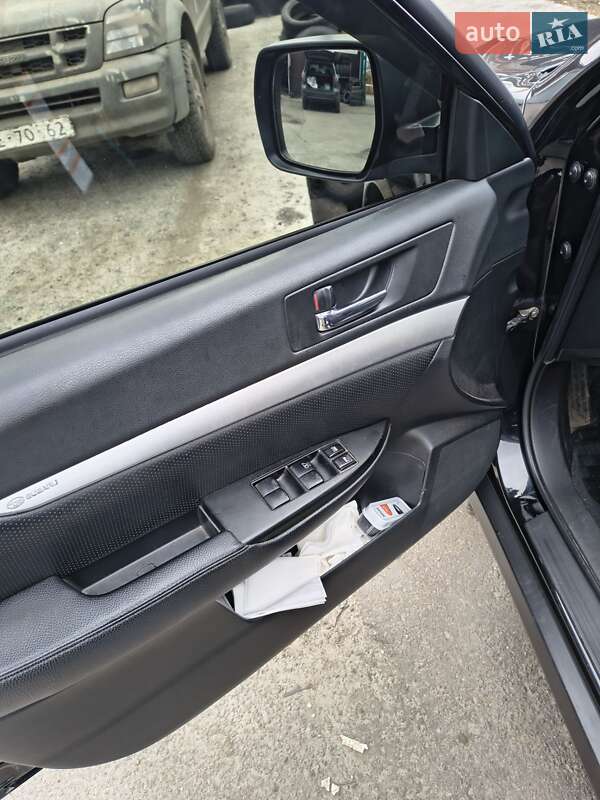 Универсал Subaru Outback 2011 в Киеве