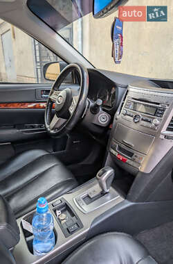 Универсал Subaru Outback 2010 в 