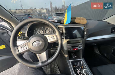 Универсал Subaru Outback 2010 в 