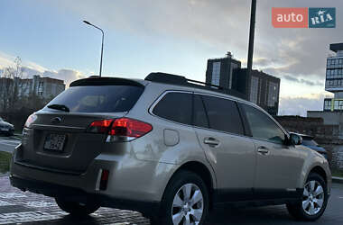 Универсал Subaru Outback 2010 в 