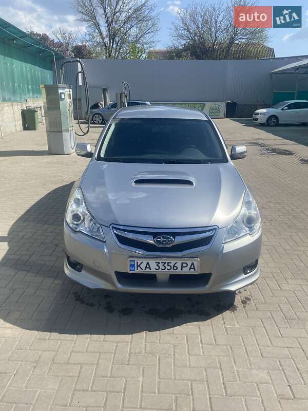 Универсал Subaru Outback 2010 в Николаеве
