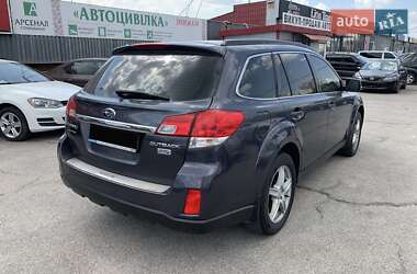 Универсал Subaru Outback 2010 в 
