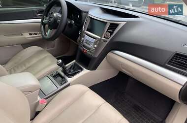 Универсал Subaru Outback 2010 в 