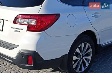 Универсал Subaru Outback 2018 в 