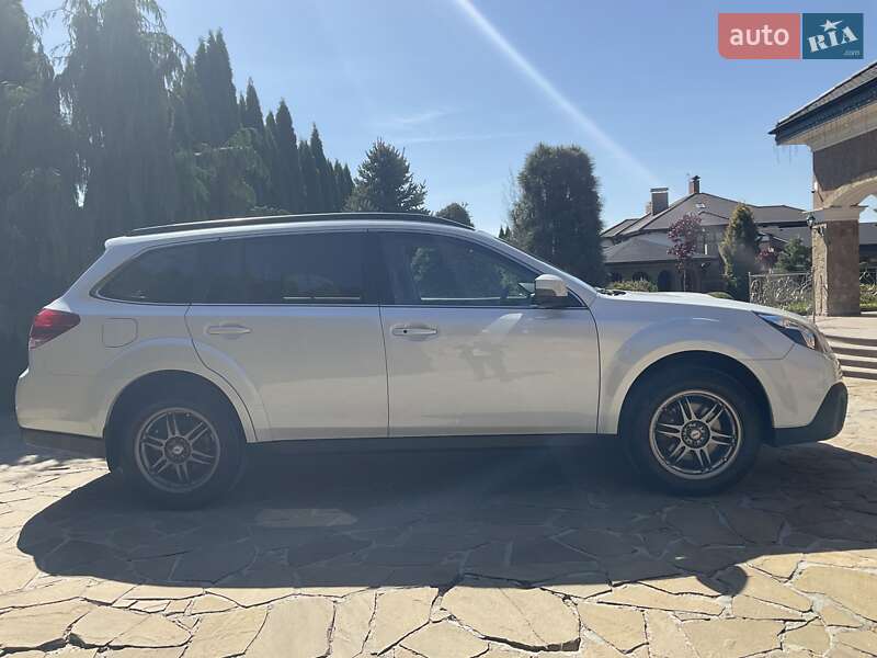 Универсал Subaru Outback 2014 в Ровно